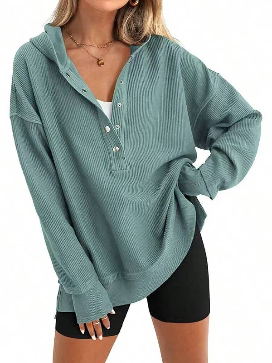 Damen Lässiger Kapuzenpullover mit Knopfdetails und überschnittenen Schultern ModeGeist