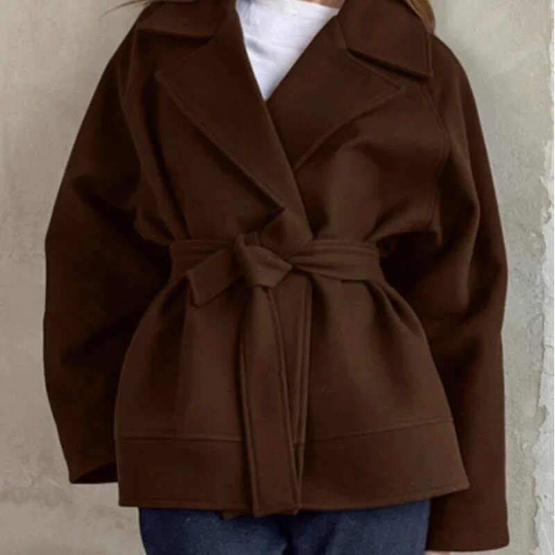 Damen Modische Wickeljacke aus hochwertigem Material mit taillierbarem Gürtel ModeGeist