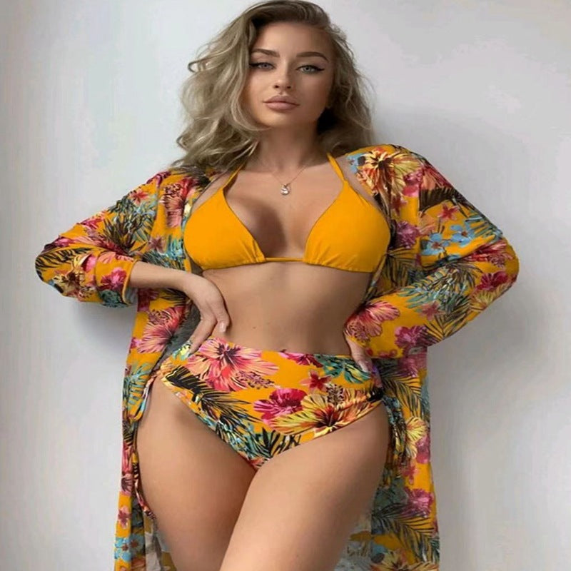 Bikini mit Blumenmuster und asymmetrischem Design von MODEGEIST