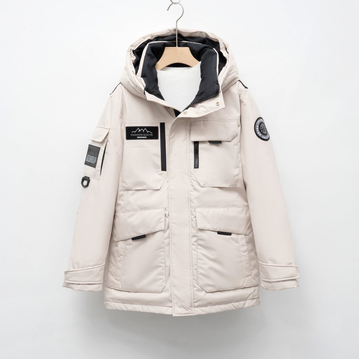 Damen Winterparka mit praktischen Taschen und verstellbarem Kapuzensystem ModeGeist