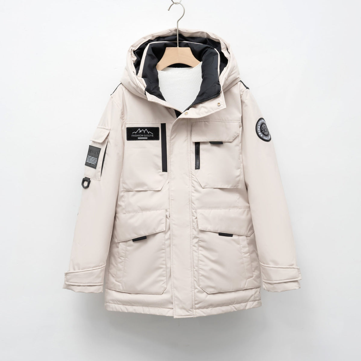 Damen Winterparka mit praktischen Taschen und verstellbarem Kapuzensystem ModeGeist