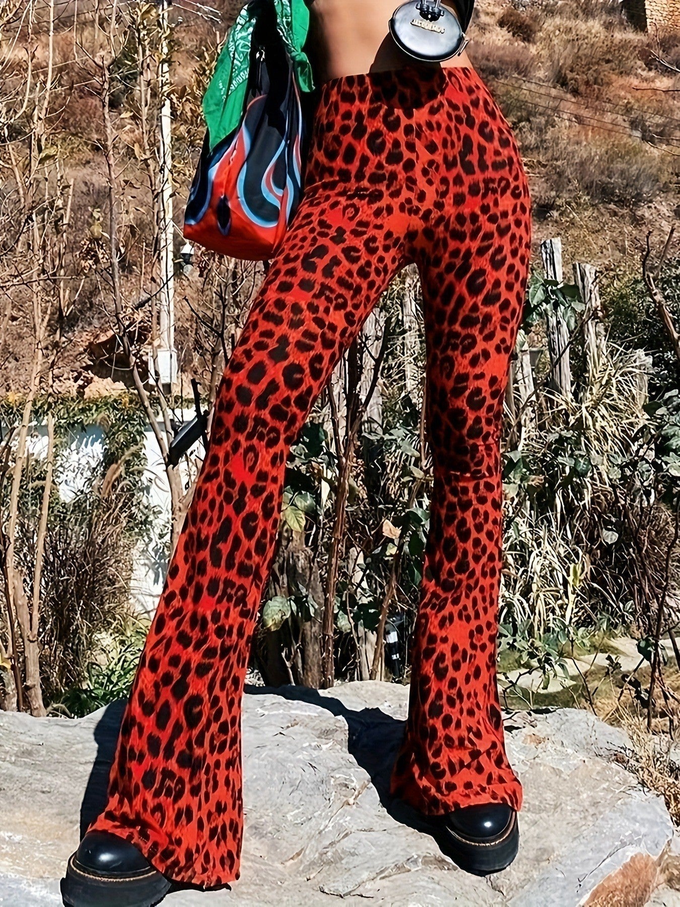 Damen Flared Leggings mit trendigem Leopardenmuster ModeGeist
