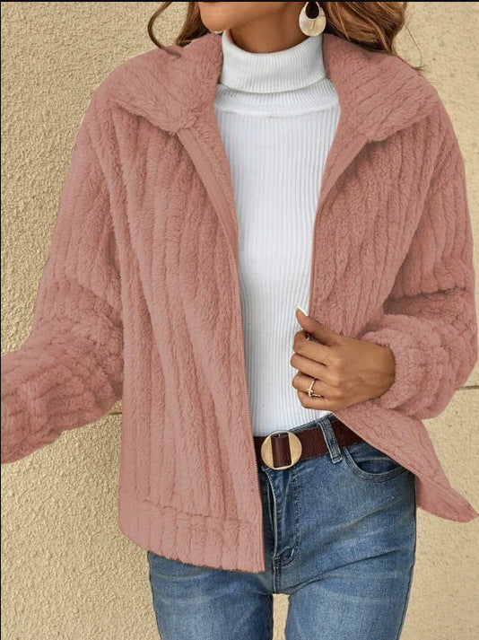 Damen Kuschelige Fleecejacke mit hohem Kragen und texturiertem Design ModeGeist