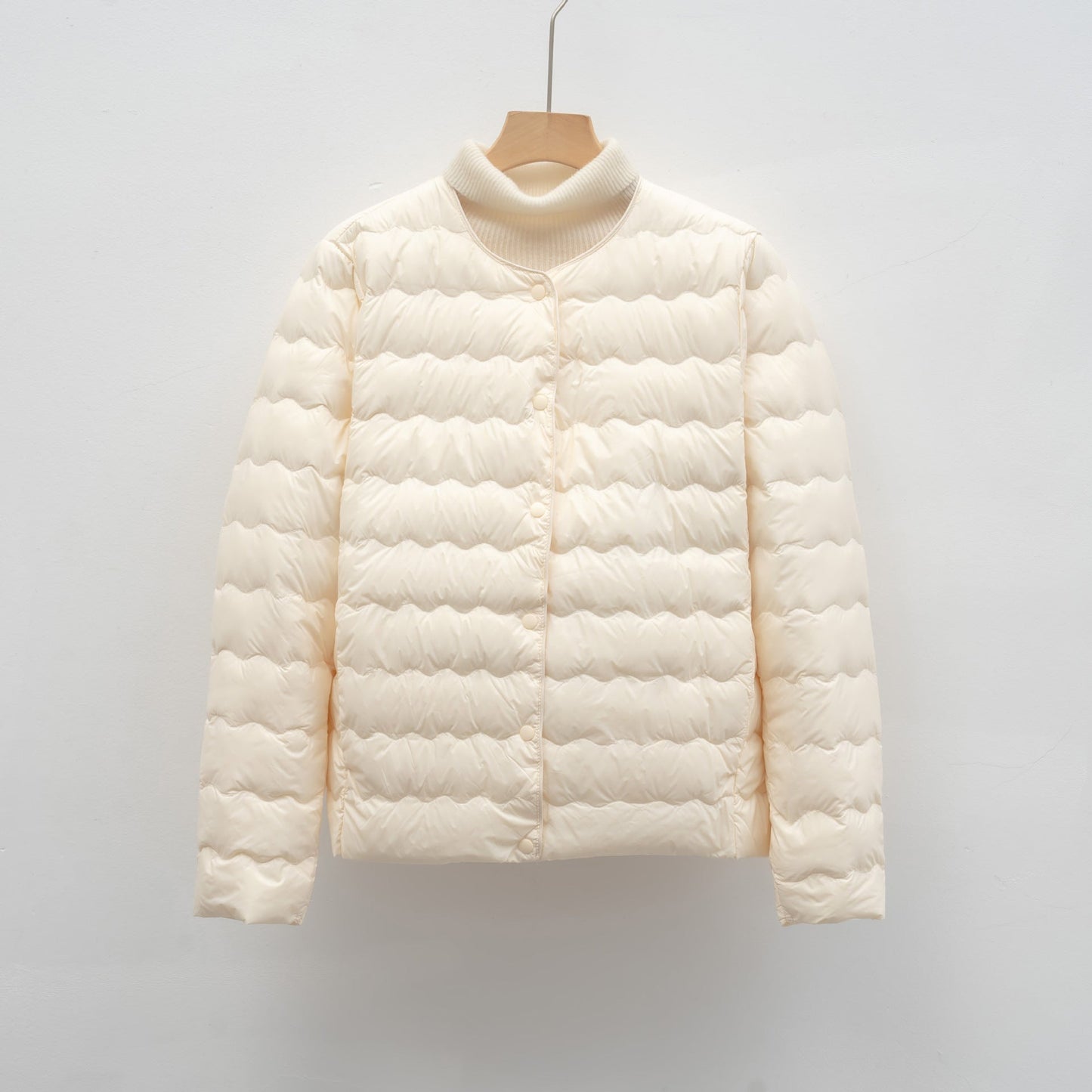 Damen Leichte gesteppte Jacke mit hochgeschlossenem Kragen und elastischen Bündchen ModeGeist