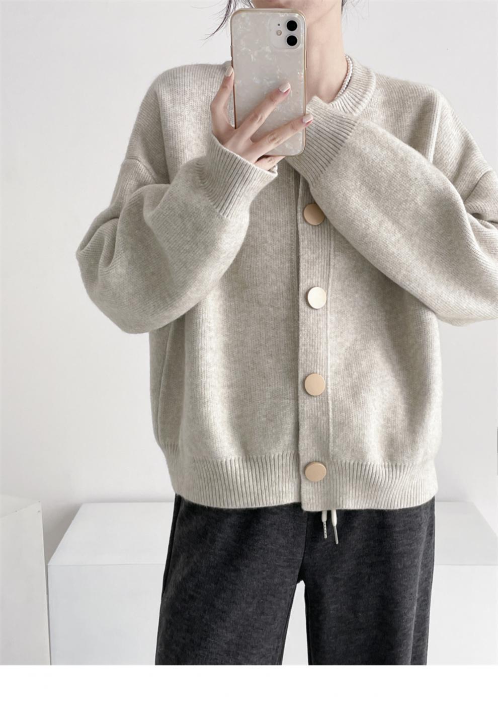 Damen Oversized Strickjacke mit großen Holzknöpfen und weitem Schnitt ModeGeist