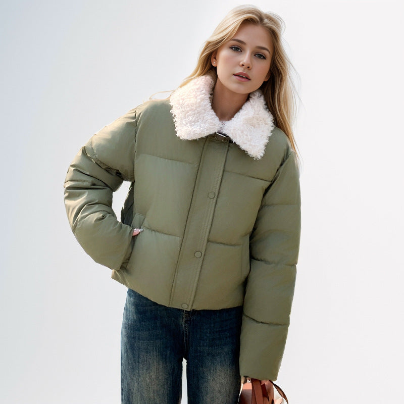 Damen kurze, gefütterte Winterjacke mit elegantem Kunstfellkragen ModeGeist