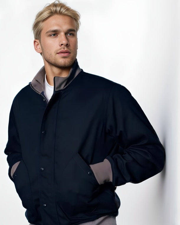 Herren lässige Übergangsjacke mit hohen Kragen und praktischen Taschen ModeGeist