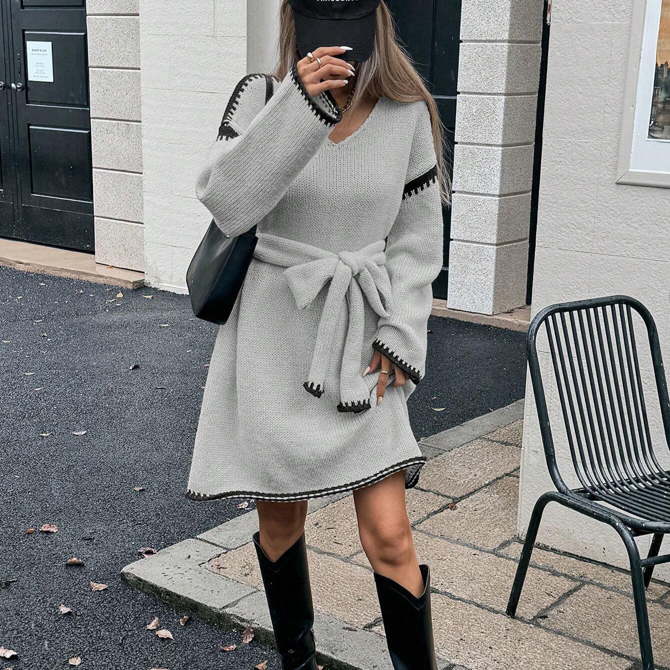 Damen Strickkleid mit Gürtel und V-Ausschnitt ModeGeist