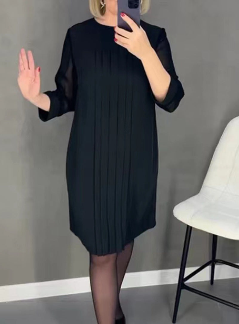 Modernes, elegantes Damen-Plisseekleid mit transparenten Ärmeln