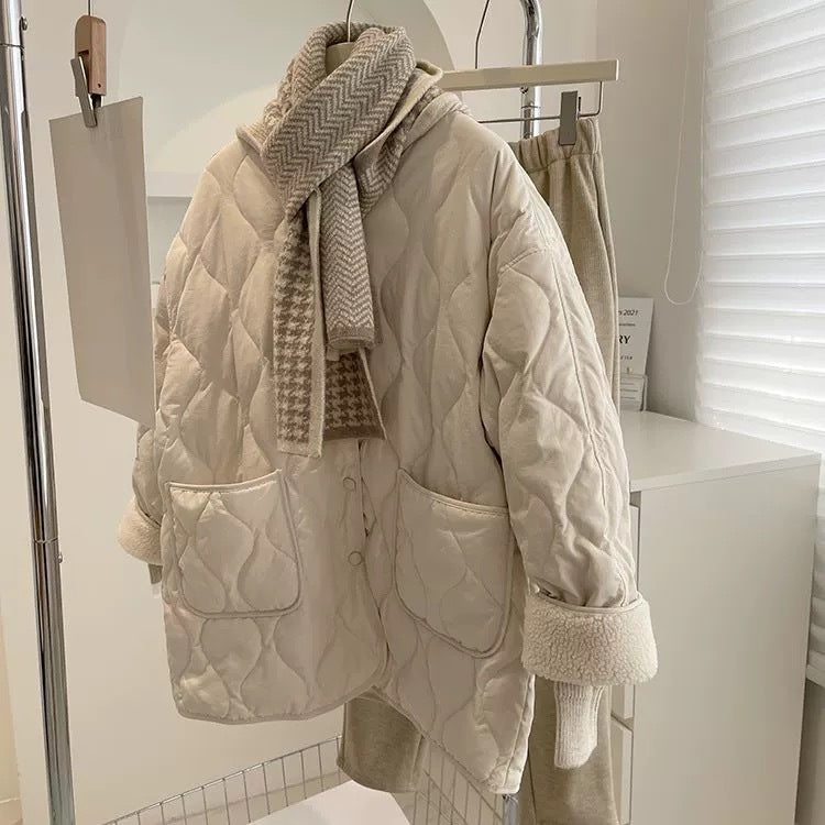 Damen Kuschelige gesteppte Jacke mit großen Taschen ModeGeist