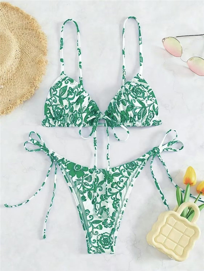 Modischer Dreieck-Bikini mit Blumenprint und verstellbaren Bändern
