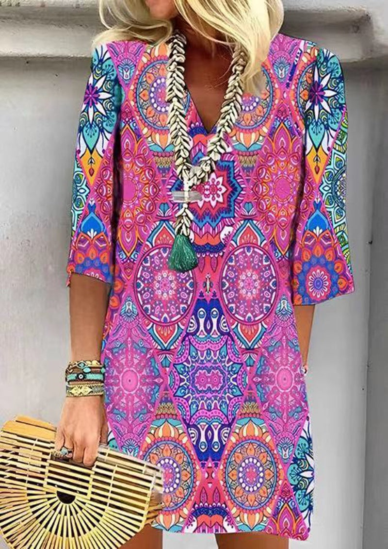 Blusenkleid für Damen mit farbenfrohem Mandala-Muster und V-Ausschnitt von MODEGEIST