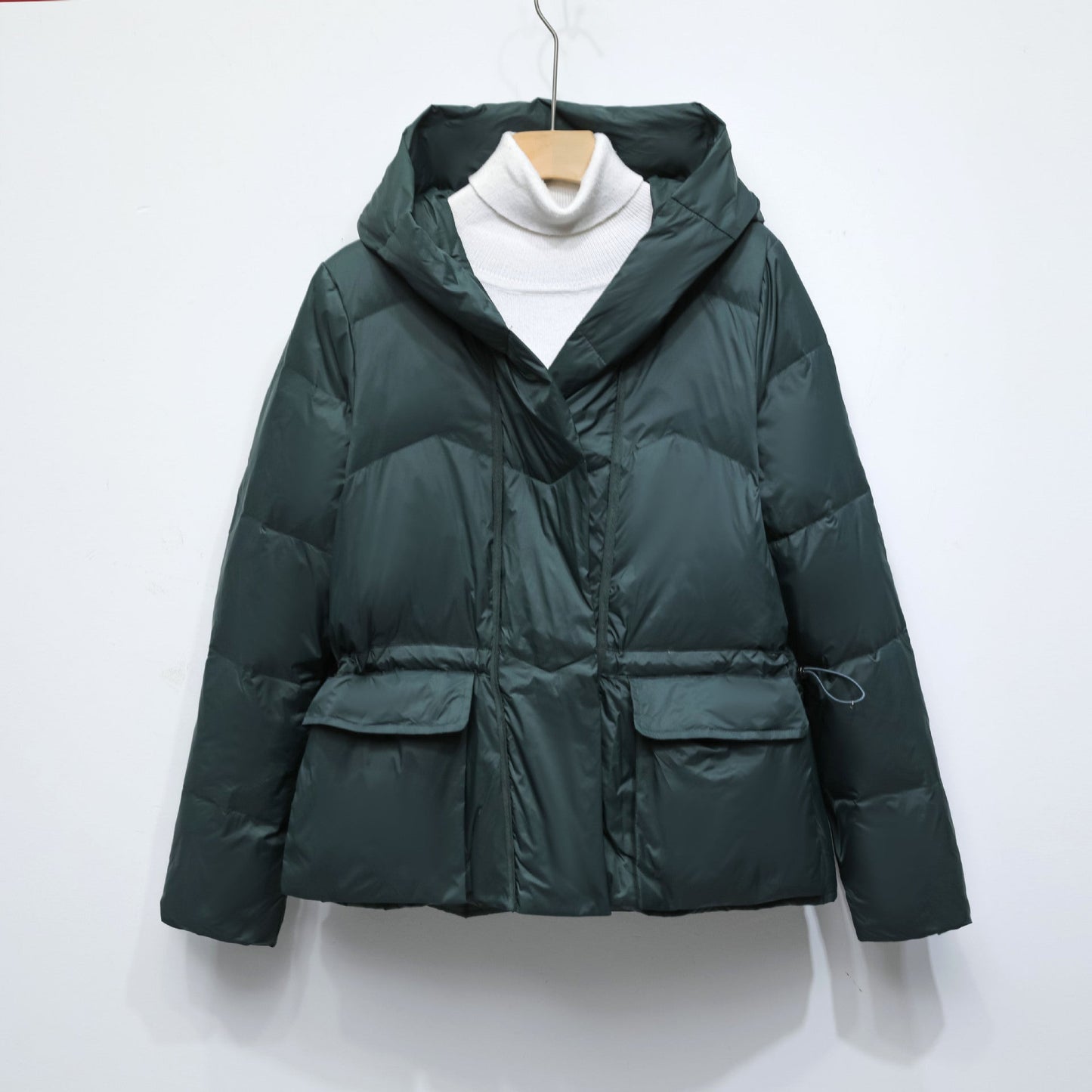 Damen Wintersteppjacke mit stylishen Taschen und Kapuze ModeGeist