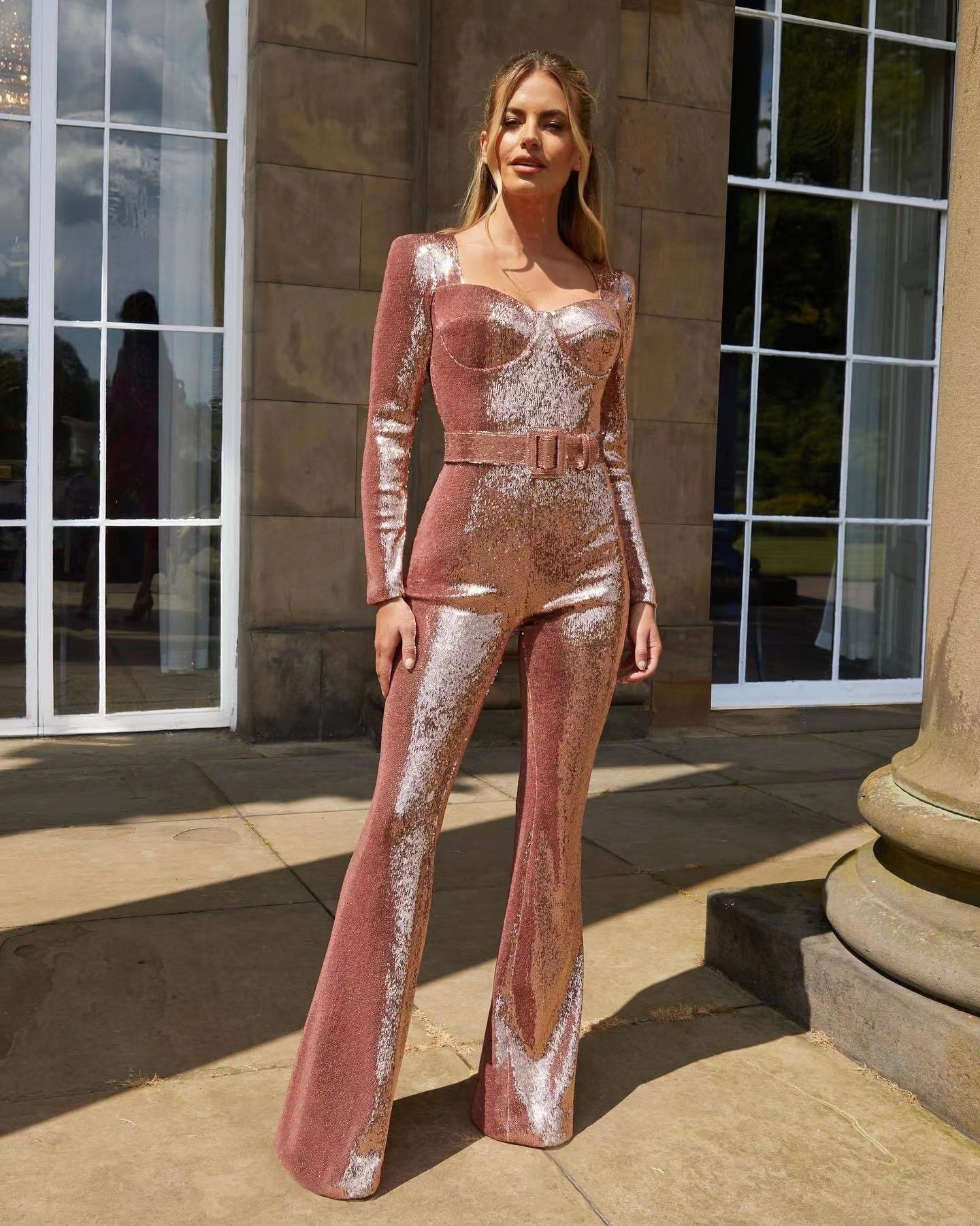 Damen Glamouröser Pailletten Jumpsuit mit schicker Taillierung ModeGeist
