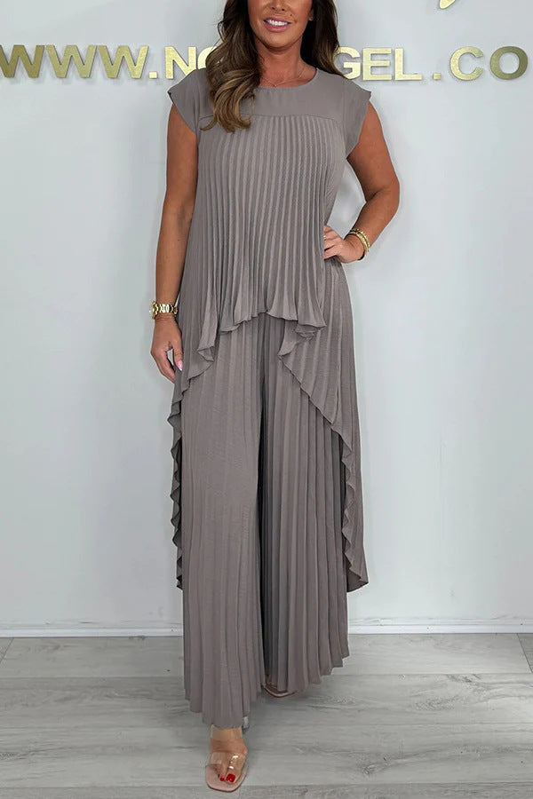 Damen elegantes Plissee-Jumpsuit mit asymmetrischem Saum und fließendem Design ModeGeist