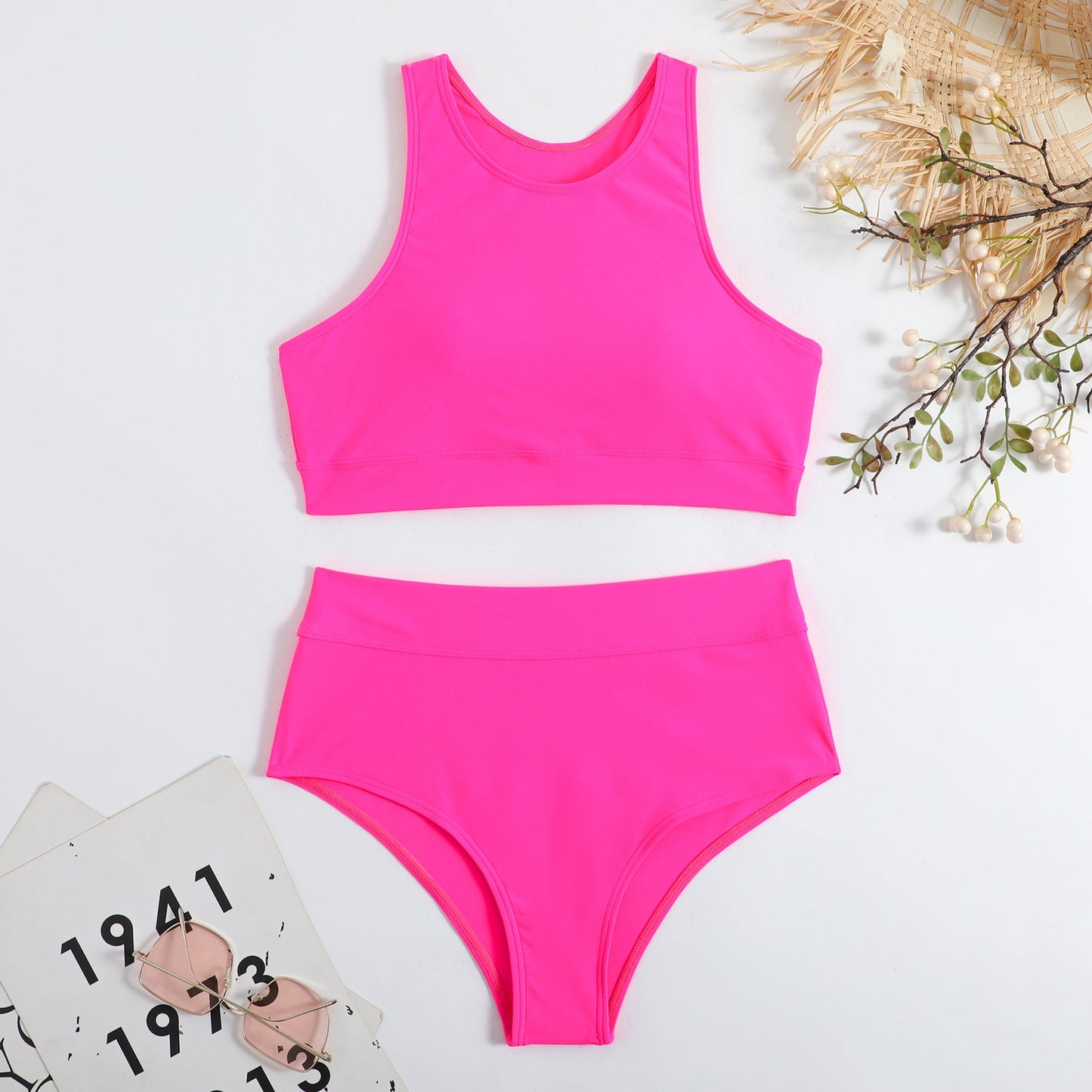 Sportlicher Damen-Bikini mit hohem Bund und bequemem Oberteil von MODEGEIST