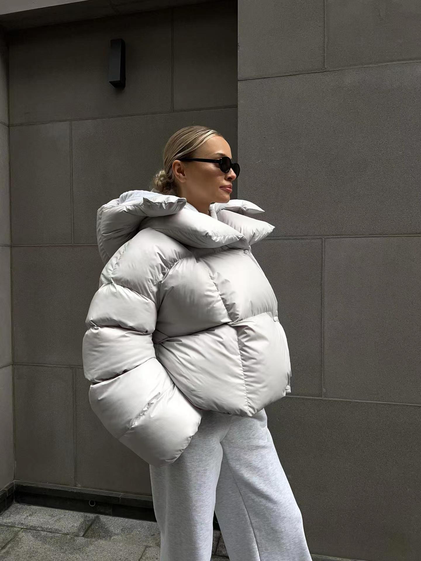 Damen oversized Daunenjacke mit hohem Kragen und voluminösen Ärmeln ModeGeist