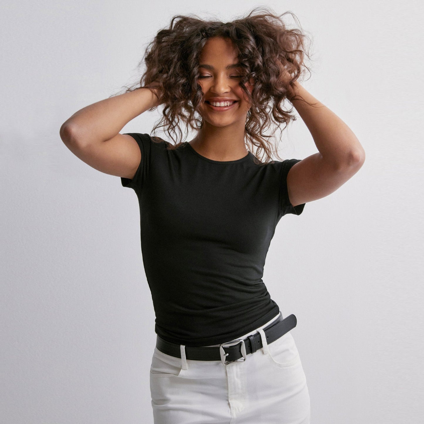 Damen Slim Fit T-Shirt aus hochwertigem Baumwollmix mit elastischem Stretch ModeGeist