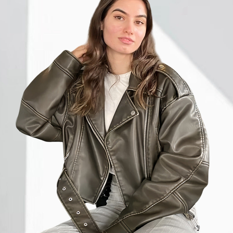 Damen Kunstleder Bikerjacke mit weitem Schnitt und umfangreichen Details ModeGeist