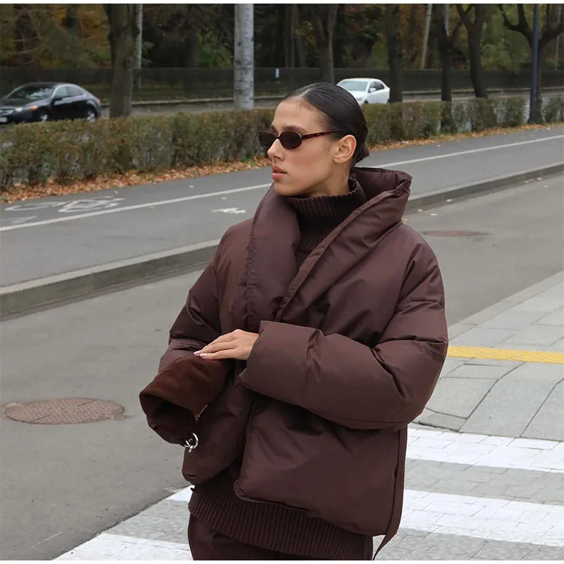 Damen Praktische und modische Daunenjacke mit Gürtel ModeGeist