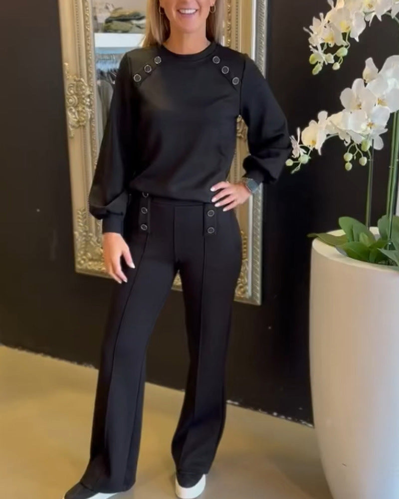 Elegantes Damen Freizeitoutfit mit stylischen Knöpfen von MODEGEIST