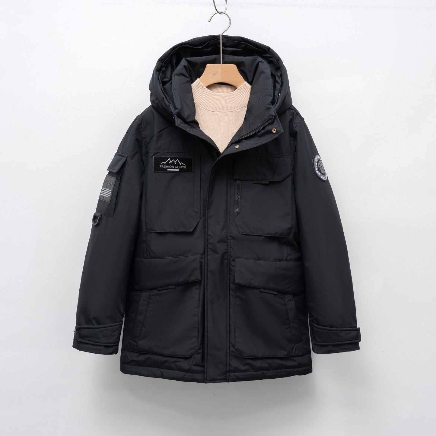 Damen Winterparka mit praktischen Taschen und verstellbarem Kapuzensystem ModeGeist