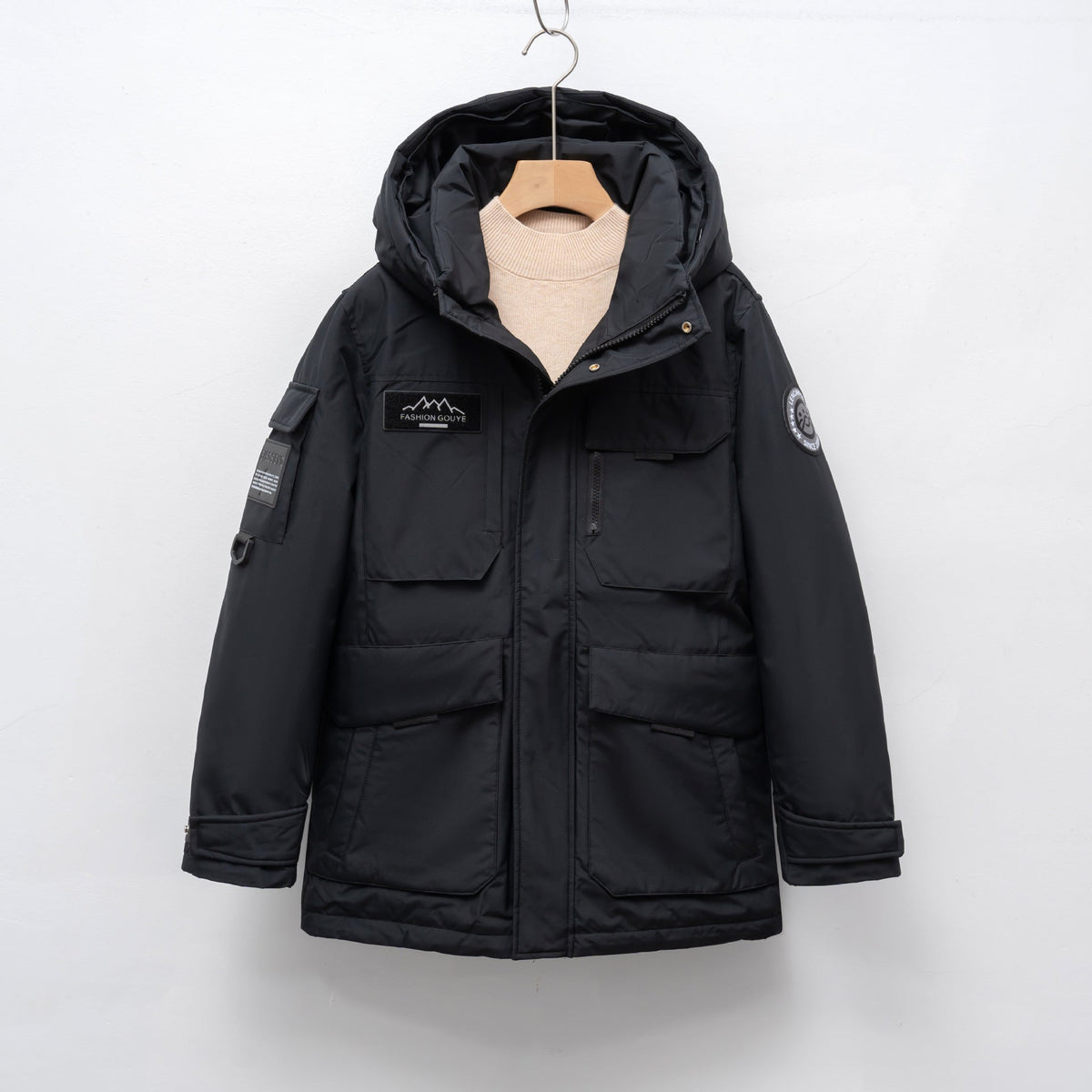 Damen Winterparka mit praktischen Taschen und verstellbarem Kapuzensystem ModeGeist