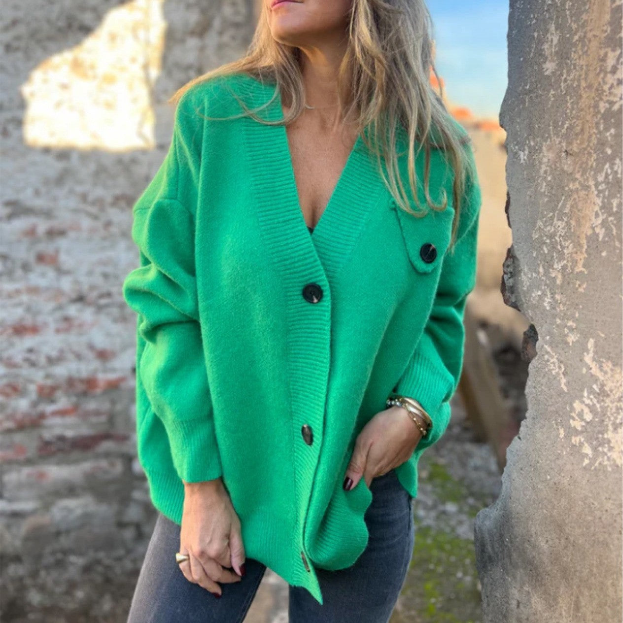 Damen lockerer Strickcardigan mit asymmetrischem Schnitt und Knopfdetails ModeGeist
