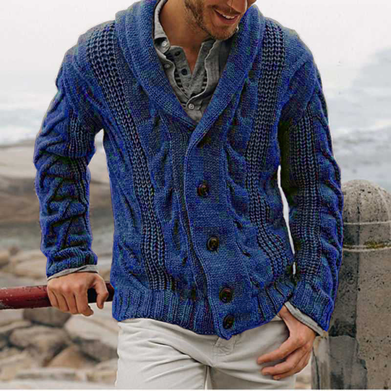 Herren Strickjacke mit modernem Zopfmuster und hohem Kragen ModeGeist