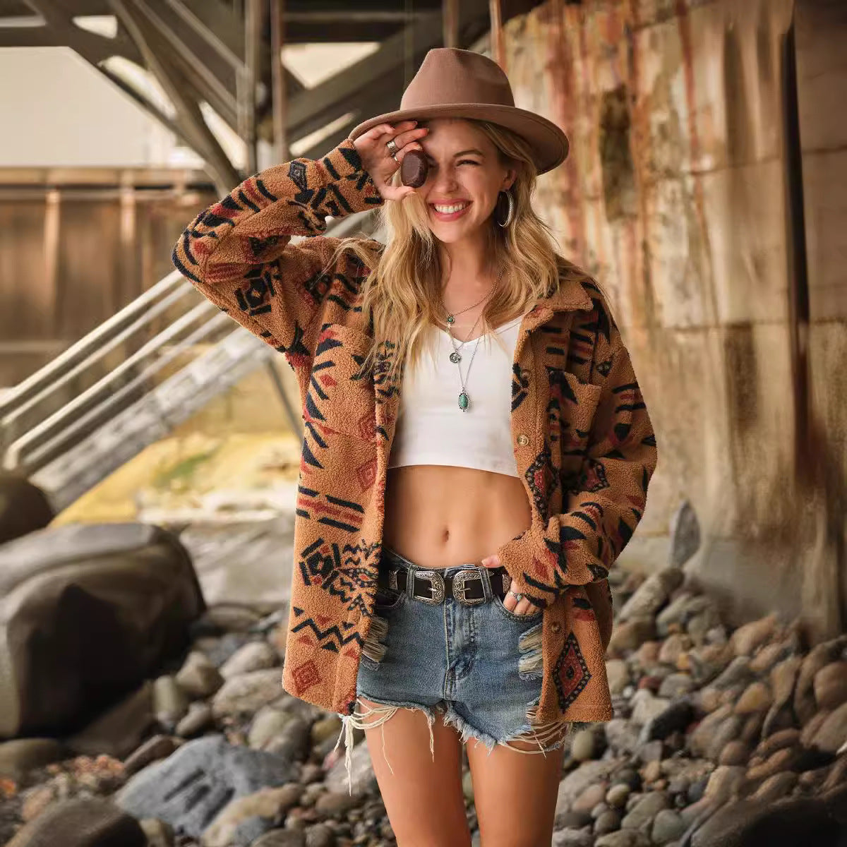 ModeGeist | Retro Plüschjacke mit Reverskragen