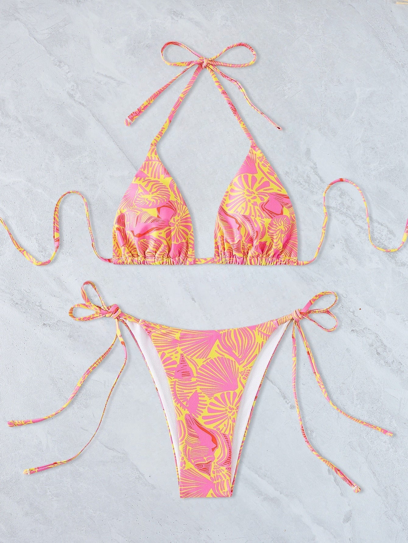 Trendiger Dreieck-Bikini mit verstellbaren Trägern