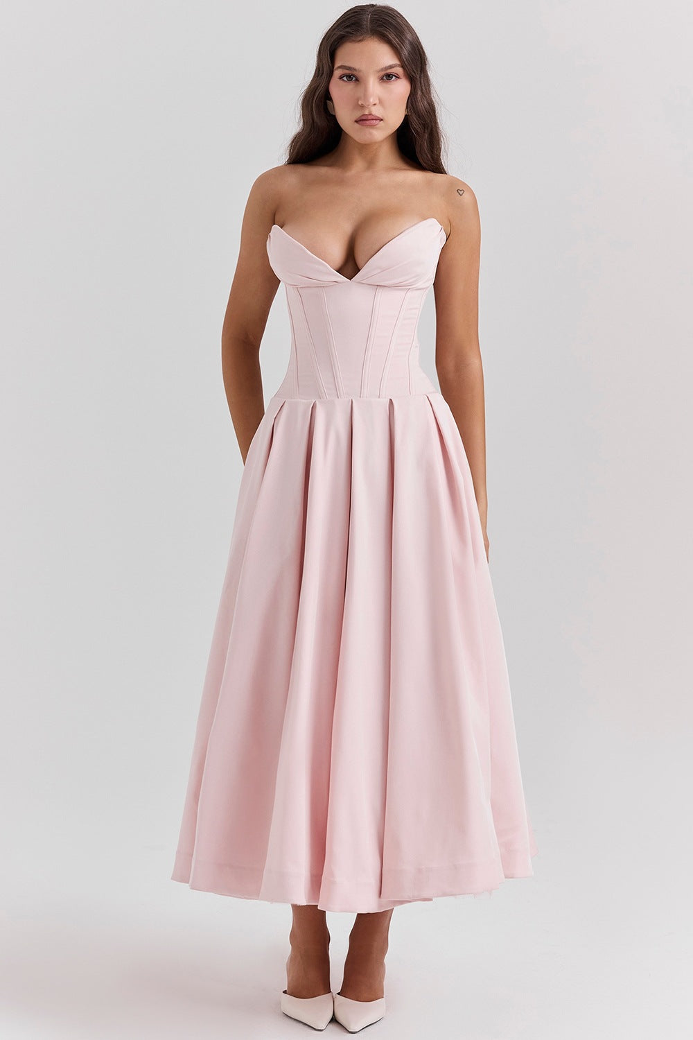 Damen Abendkleid mit taillierter Silhouette und A-linien Schnitt ModeGeist