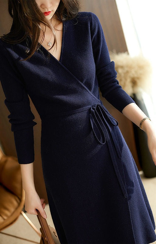 Damen Wickelkleid mit langem Ärmel und eleganter Taillenkordelung ModeGeist
