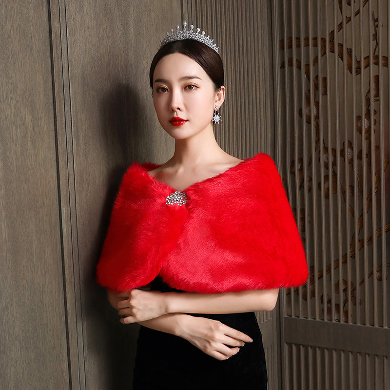 Damen eleganter und luxuriöser Umhang aus Kunstpelz ModeGeist