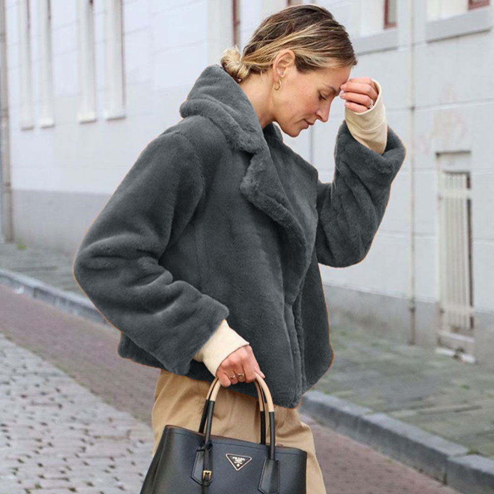 Damen Kuschelige Fleecejacke mit Reverskragen und Seitennaht ModeGeist