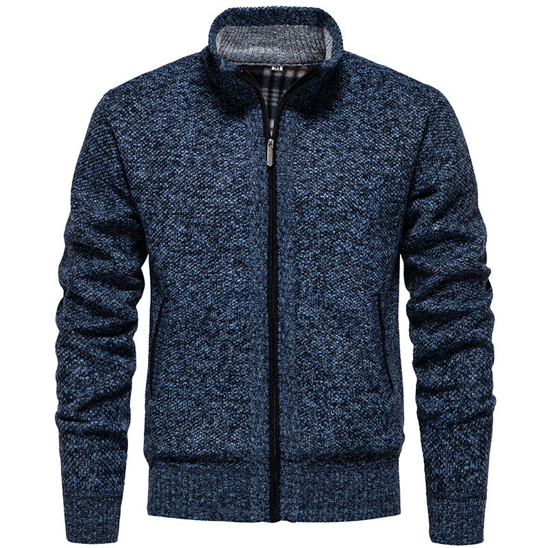 Herren stylischer Strickjacke mit hohem Kragen und praktischen Taschen ModeGeist