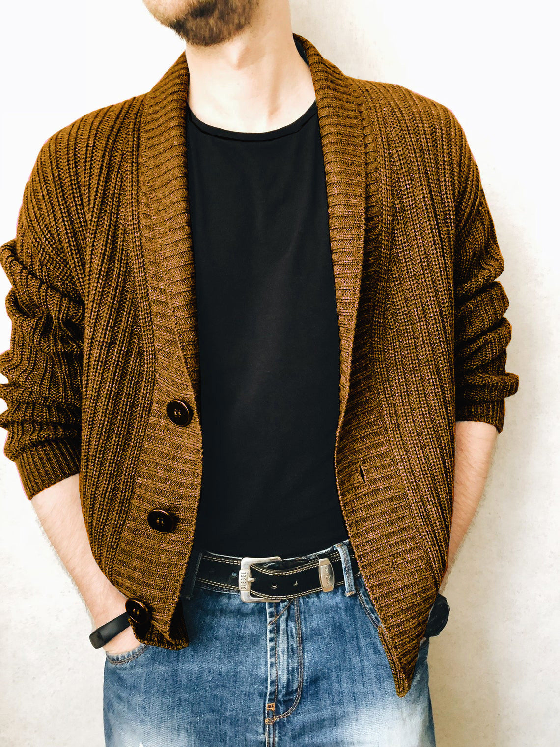 Herren Strickjacke mit tiefem Kragen ModeGeist