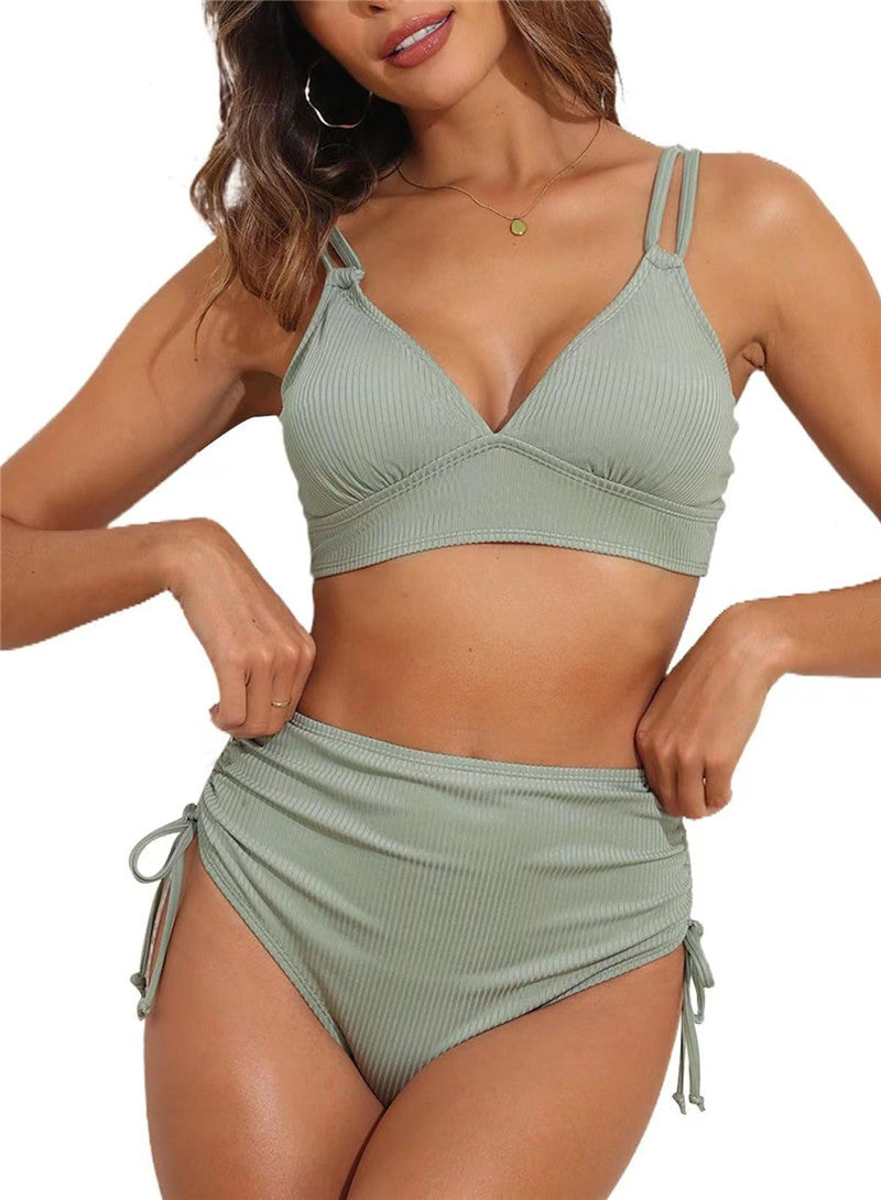 Hochgeschnittenes Damen Bikini-Set mit Rippstruktur und verstellbaren Trägern von MODEGEIST