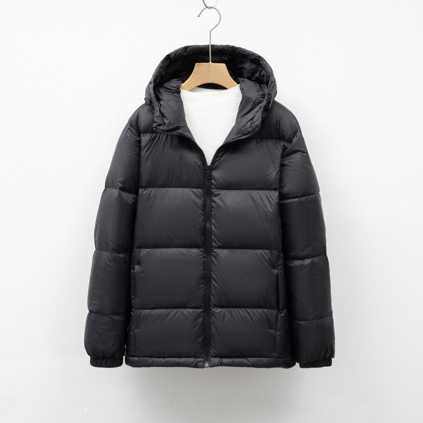 Damen leichte isolierte Winterjacke mit verstellbarer Kapuze ModeGeist