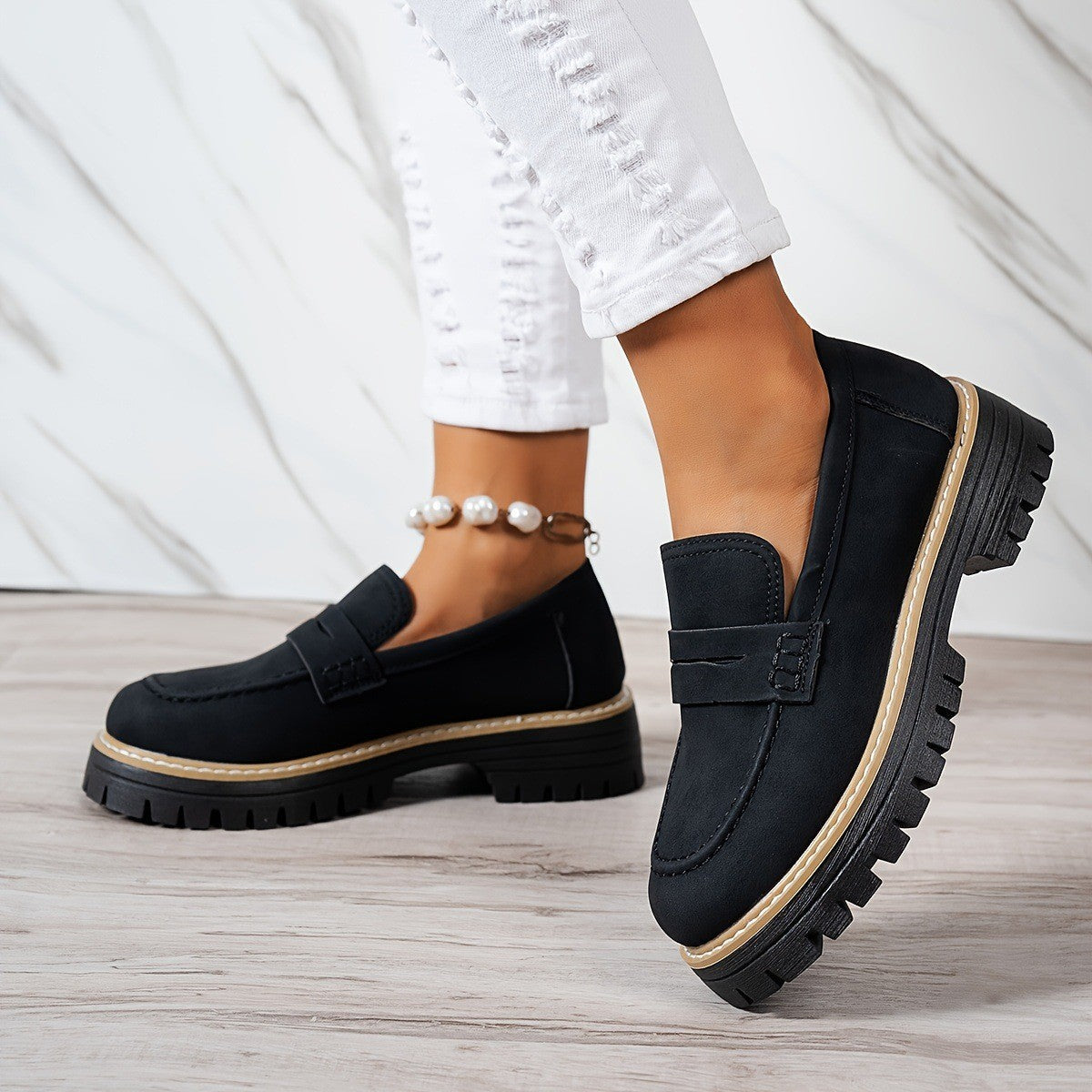Modische Damen-Slipper mit robuster Profilsohle und Komfort