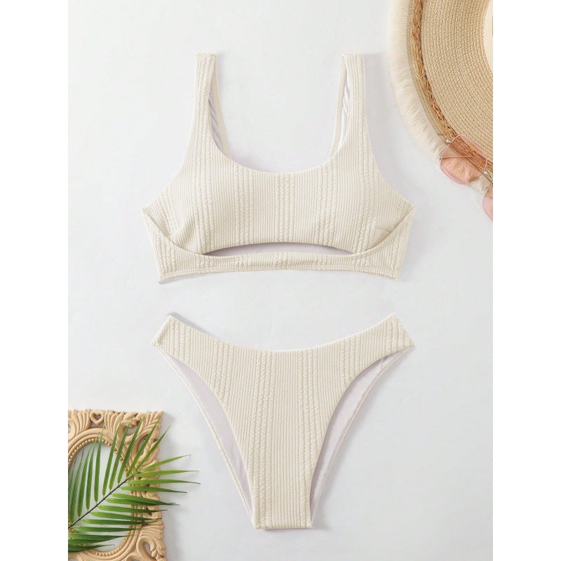 Modischer Damen Bikini mit strukturierter Oberfläche und hohem Bund von MODEGEIST