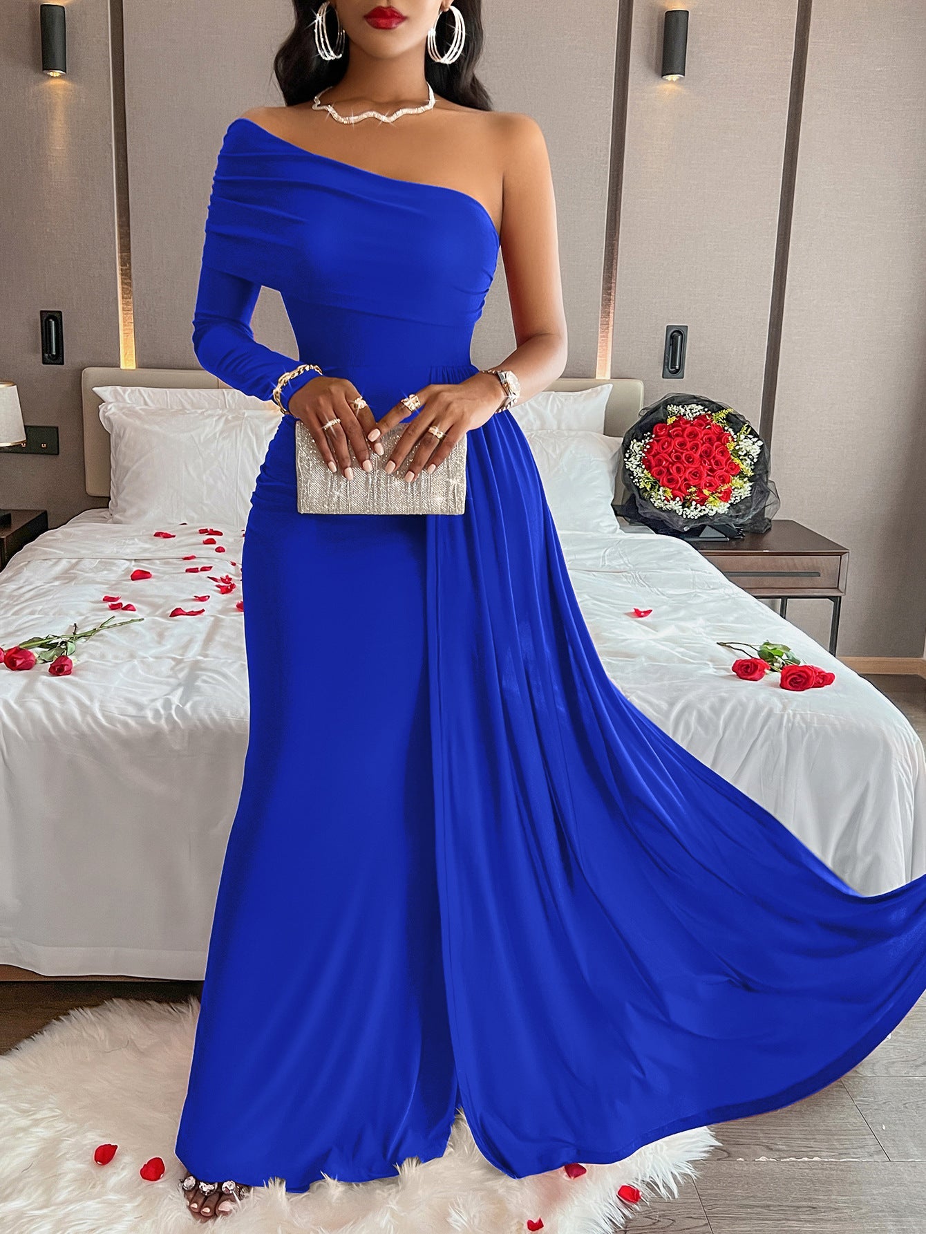 Elegantes Wickelkleid für Damen mit asymmetrischem One-Shoulder-Ausschnitt und fließendem Rock – MODEGEIST