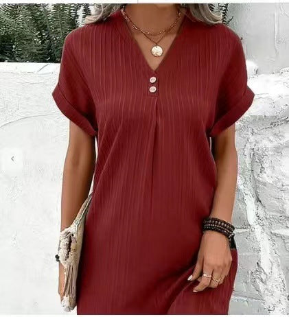 Modernes Damen-Kurzarmbandkleid mit Knopfleiste und dezenten Streifen