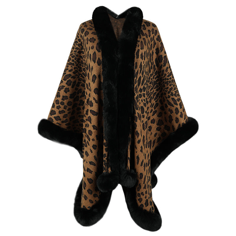 Damen kuscheliger Poncho mit luxuriösem Kunstfellbesatz und Leopardenmuster ModeGeist