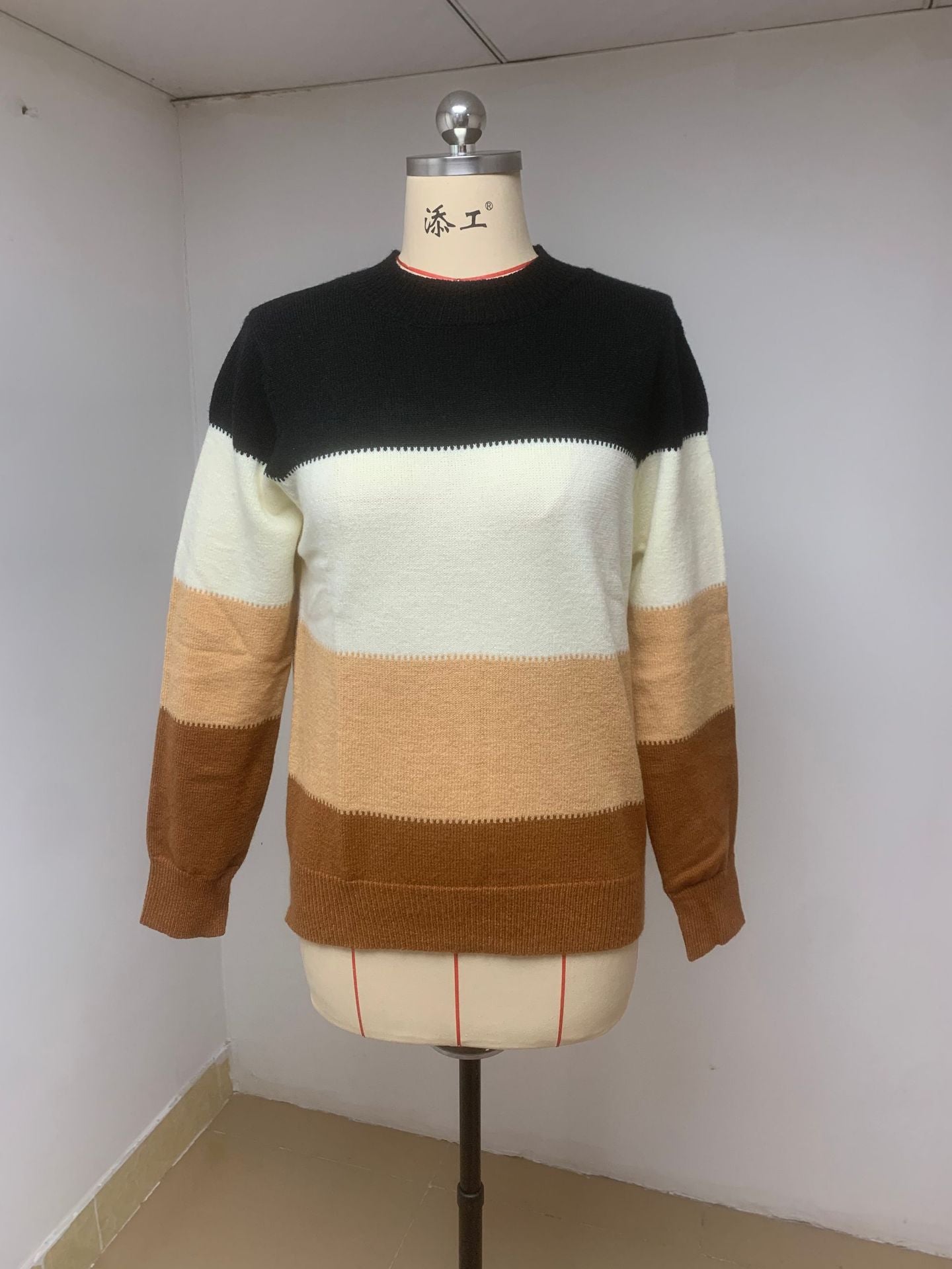 Damen Rundhals Strickpullover mit modernen Farbkombinationen ModeGeist