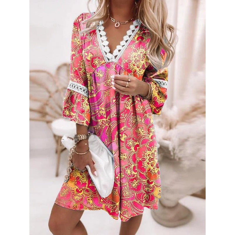 Damen Blumiges Tunika-Kleid mit Spitzenakzenten ModeGeist