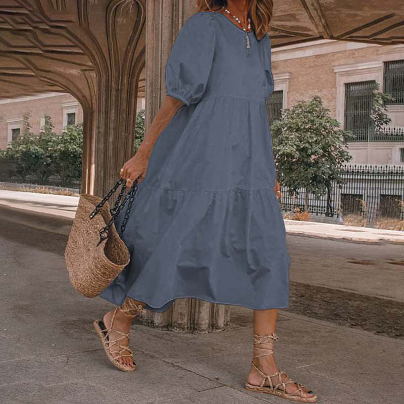 Leichtes Maxikleid für Damen mit tailliertem Schnitt und Stufenrock von MODEGEIST