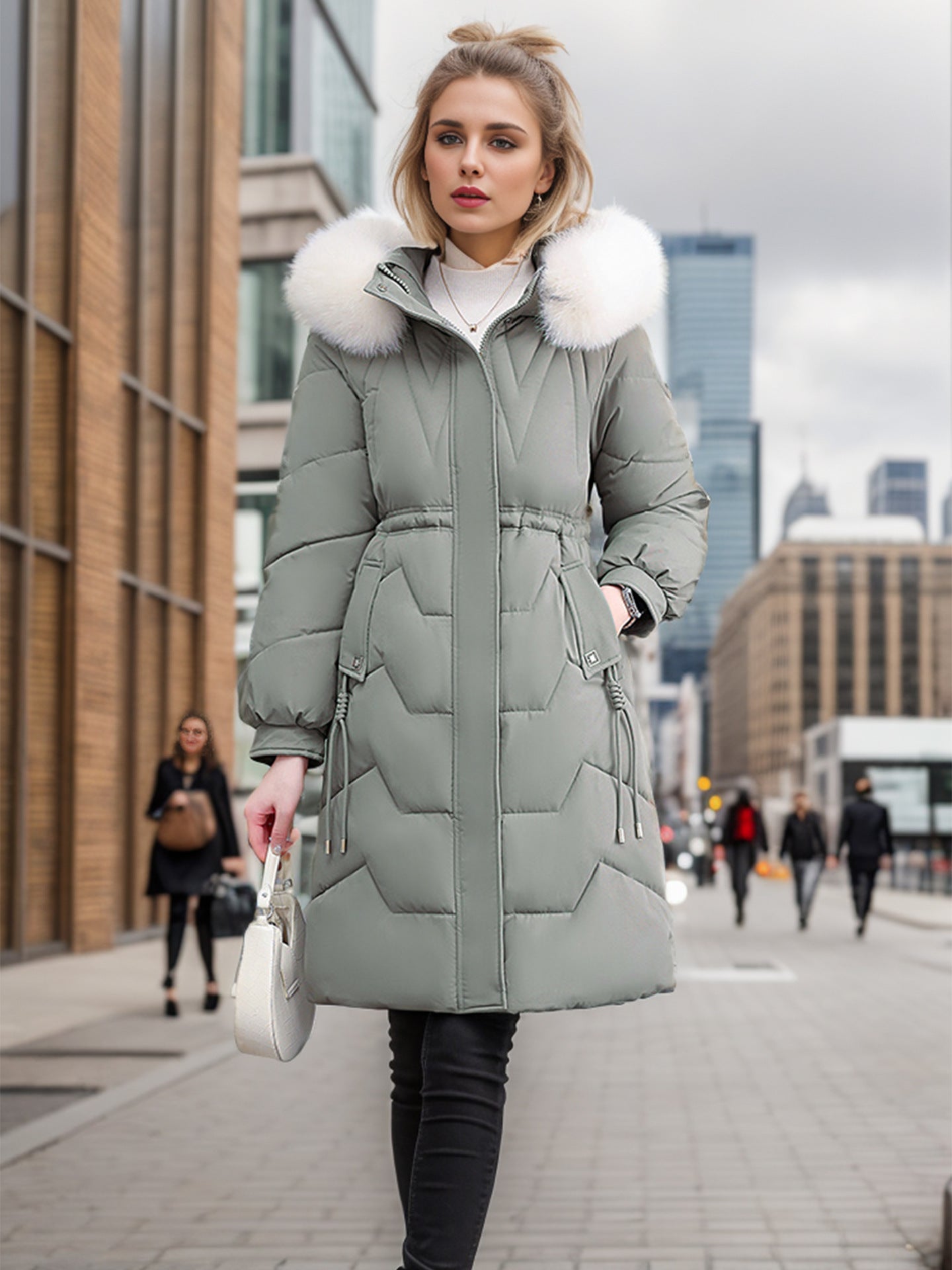Damen eleganter und isolierter Wintermantel mit abnehmbarem Kunstfellkragen ModeGeist