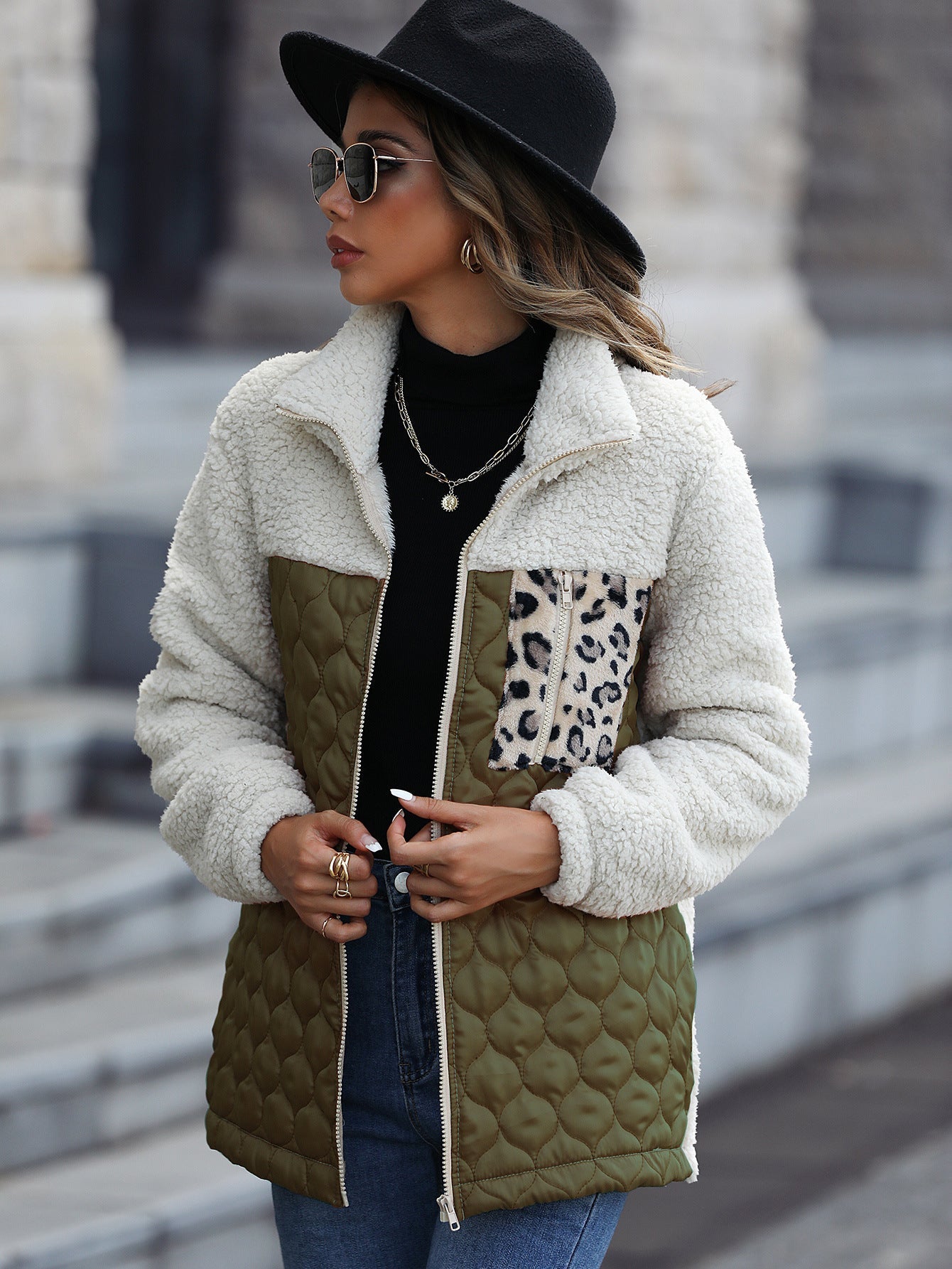 ModeGeist | Damen Wende-Fleecejacke mit Subtilen Tiermotiven