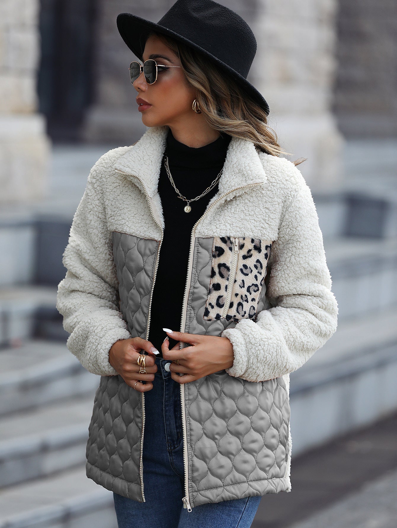 ModeGeist | Damen Wende-Fleecejacke mit Subtilen Tiermotiven